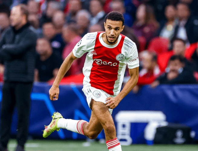 窗口期毕尔巴鄂竞技调整名单以备荷甲,官宣签约环节打磨,引发热议,更衣室氛围转暖 窗口期毕尔巴鄂竞技调整名单以备荷甲,官宣签约环节打磨,引发热议,更衣室氛围转暖