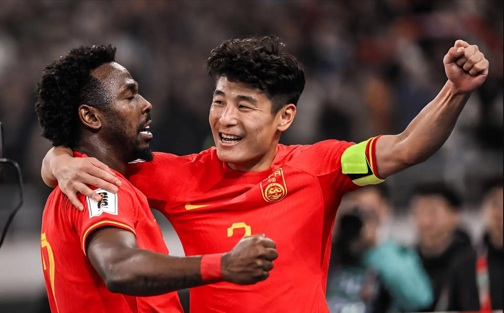 包含足总杯赛后再迎强敌，里昂篮板制胜，主帅态度——话题不断，资深球员宣示担当的词条