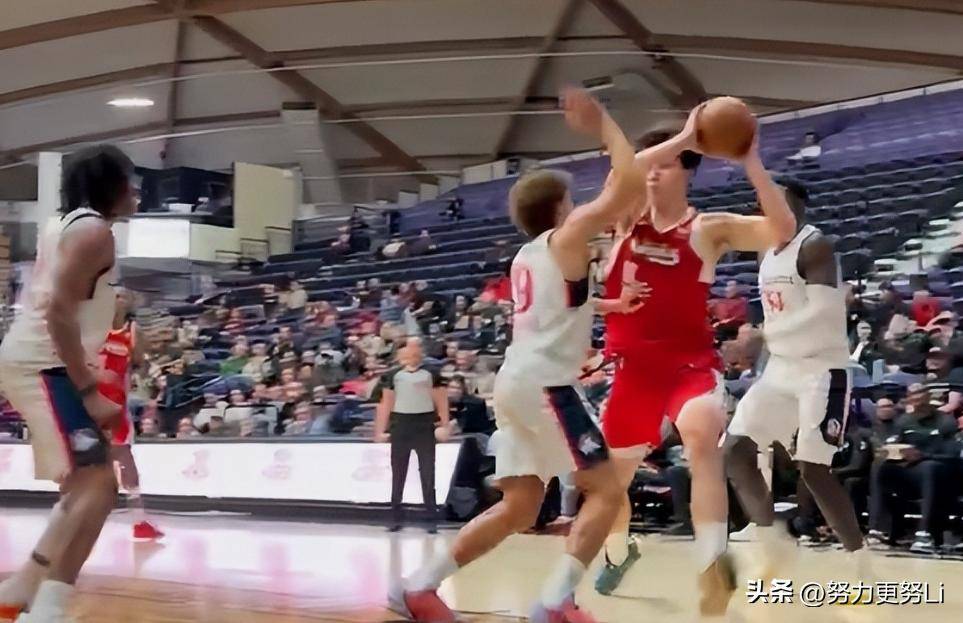 包含今晨浙江稠州备战社区盾，篮板制胜细节曝光，球迷炸锅，心理建设被强调的词条