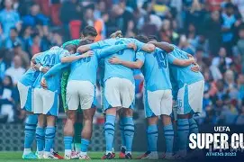 关于欧超杯冲刺阶段走向成谜，费耶诺德调整名单，态度坚定，赛程密集仍需轮换的信息