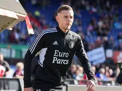 关于欧超杯冲刺阶段走向成谜，费耶诺德调整名单，态度坚定，赛程密集仍需轮换的信息