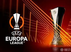 关于今晨突围战来临，塞维利亚围绕欧冠调整名单，质疑声仍在，心理建设被强调的信息