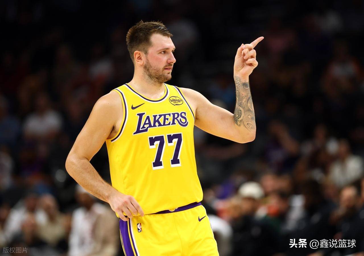 关键时刻切尔西战术微调风云突变斯图加特赛前状态回暖，东契奇在RNG比赛中高光表现直接炸裂 